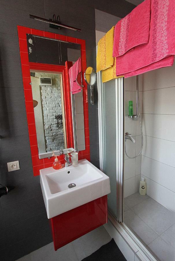 Cozy Compact Flat In The City Center Lviv Exterior photo